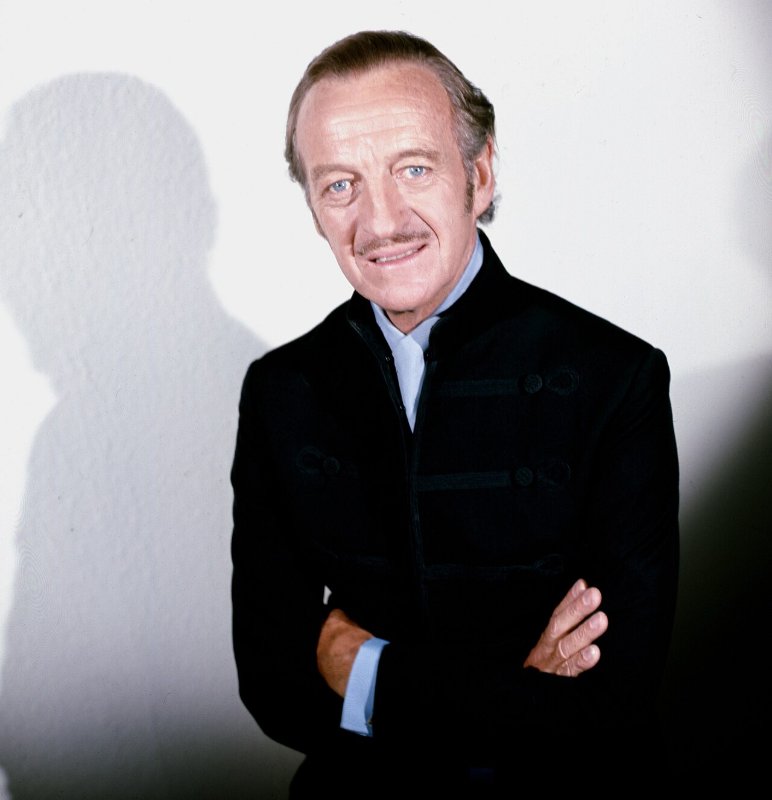 David Niven, nel cast